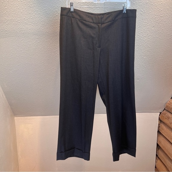 EILEEN FISHER Wool Blend tailored Pant with Classic Cuffs. Size Medium. Straight - Picture 1 of 4